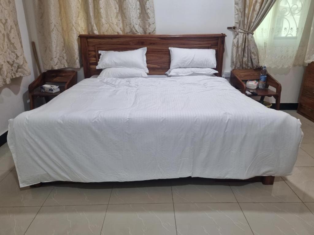 64 Zenj House Luxury Airport B&B Mbweni 外观 照片