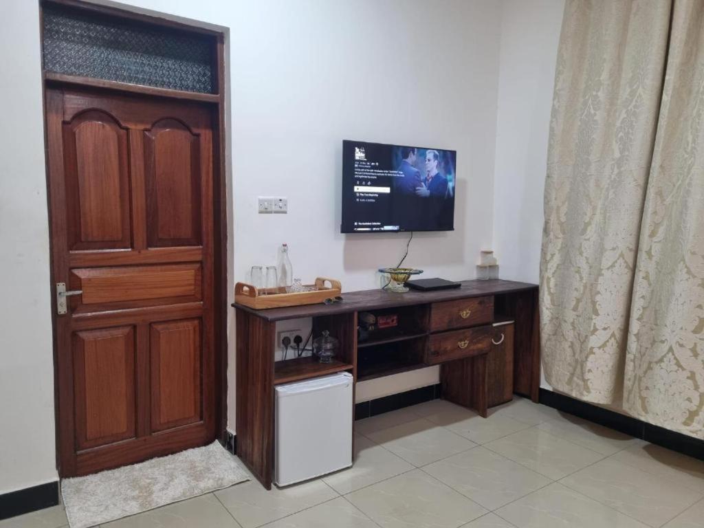 64 Zenj House Luxury Airport B&B Mbweni 外观 照片