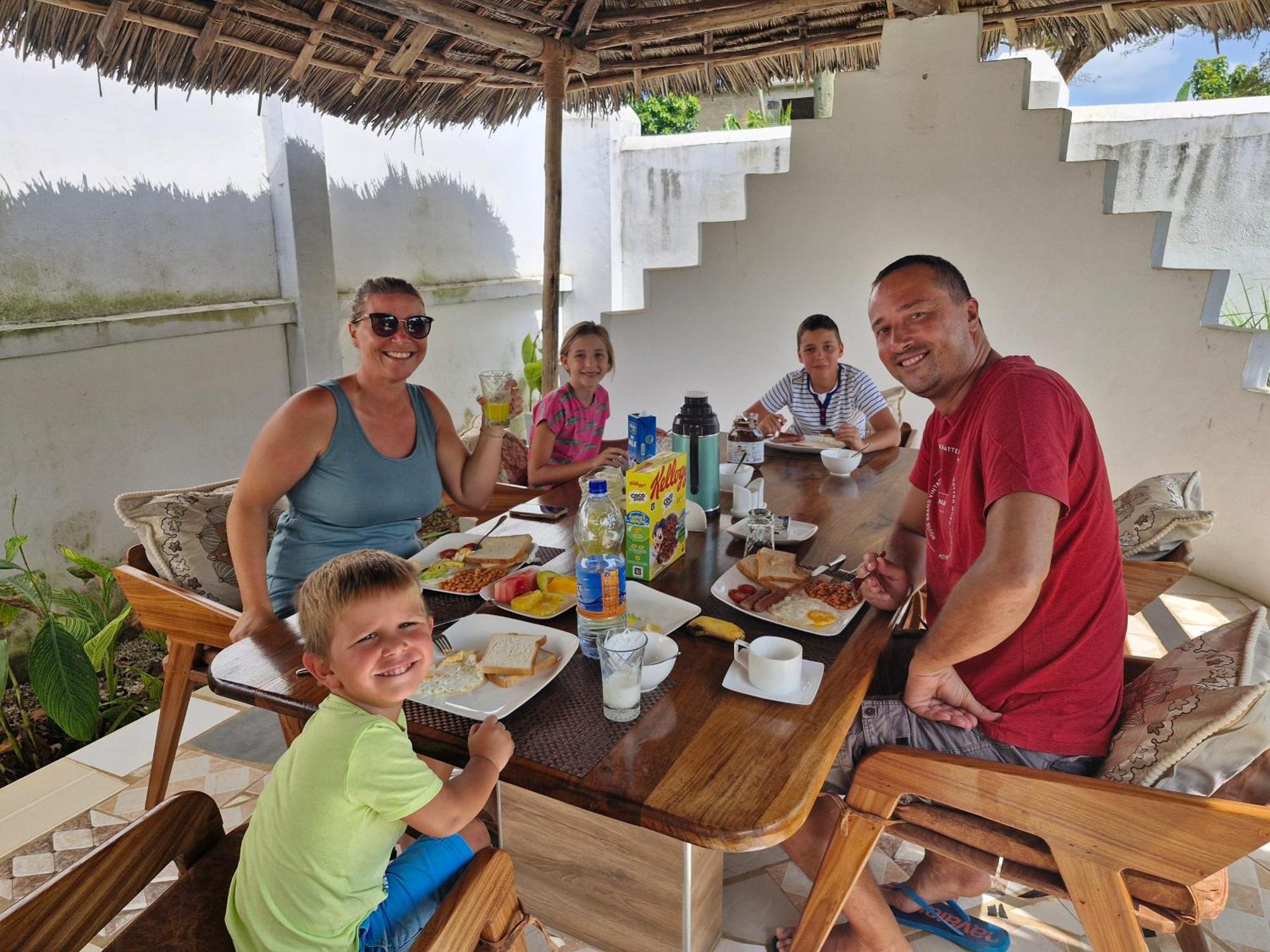 64 Zenj House Luxury Airport B&B Mbweni 外观 照片