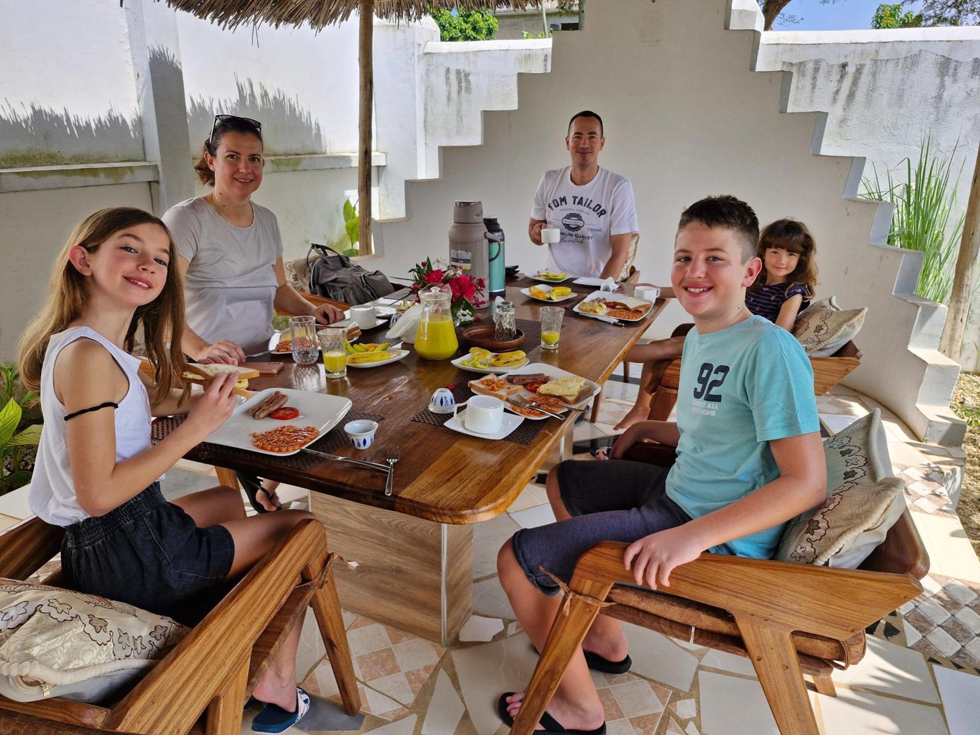 64 Zenj House Luxury Airport B&B Mbweni 外观 照片