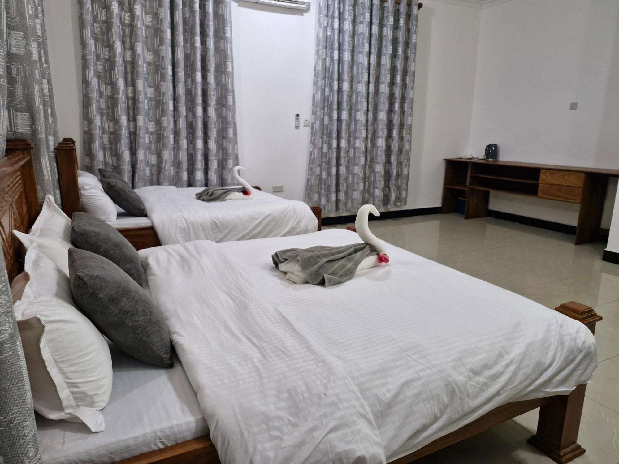 64 Zenj House Luxury Airport B&B Mbweni 外观 照片