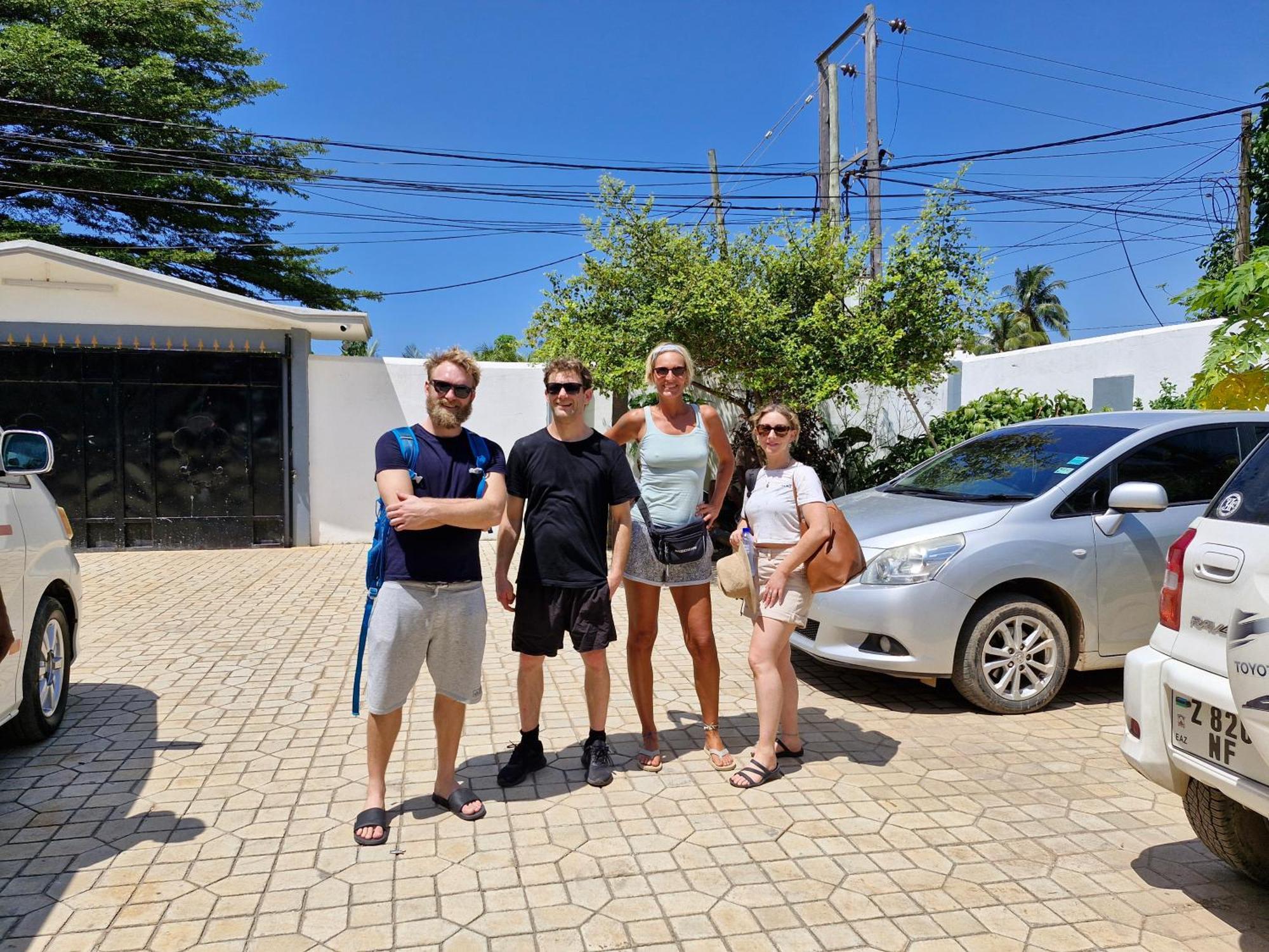 64 Zenj House Luxury Airport B&B Mbweni 外观 照片