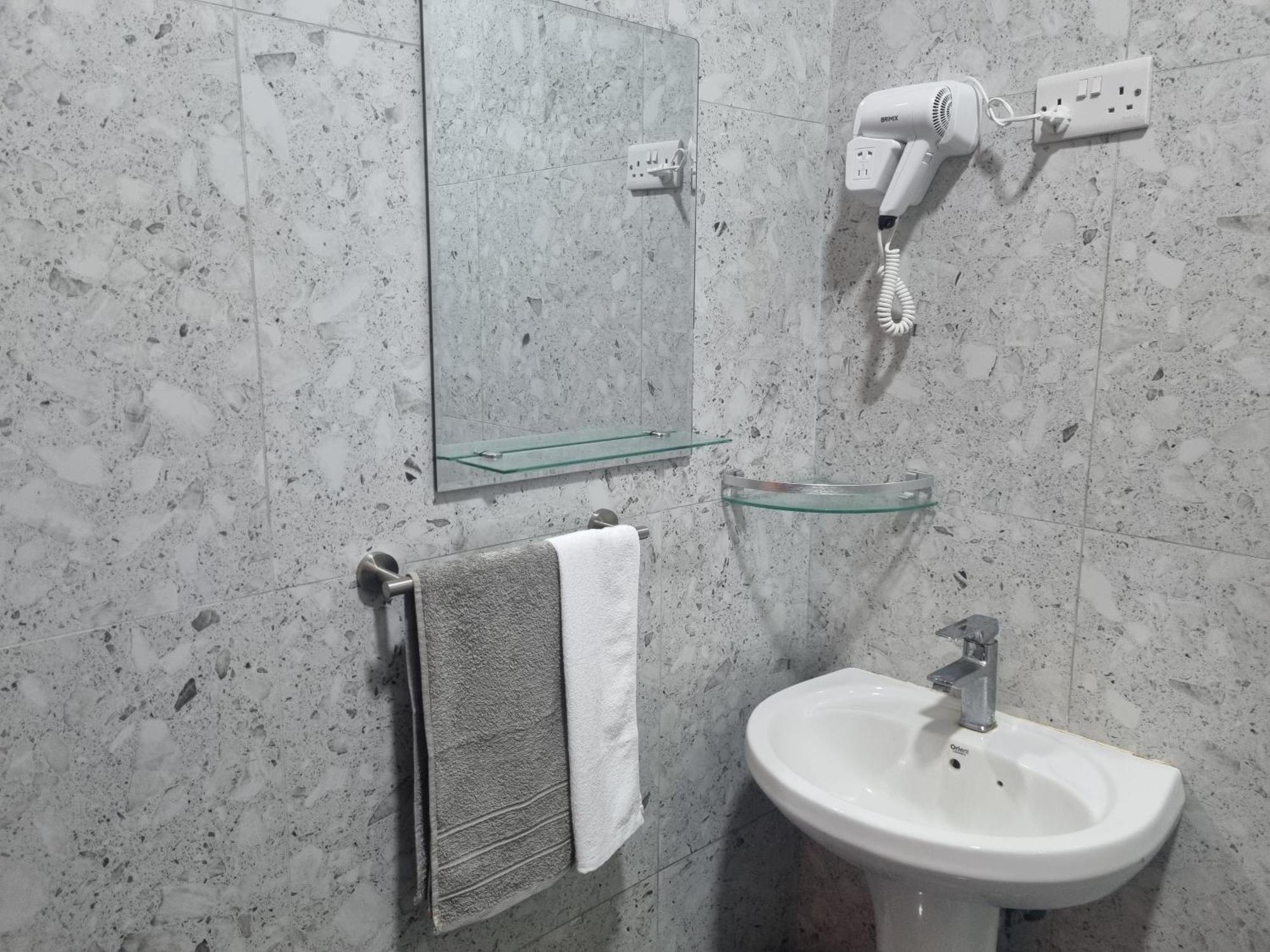 64 Zenj House Luxury Airport B&B Mbweni 外观 照片