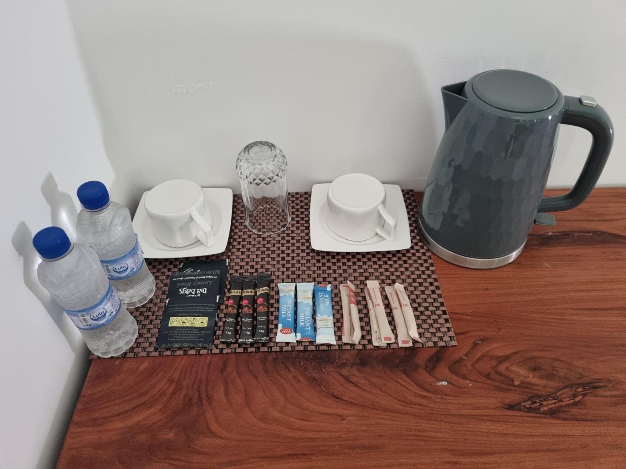 64 Zenj House Luxury Airport B&B Mbweni 外观 照片