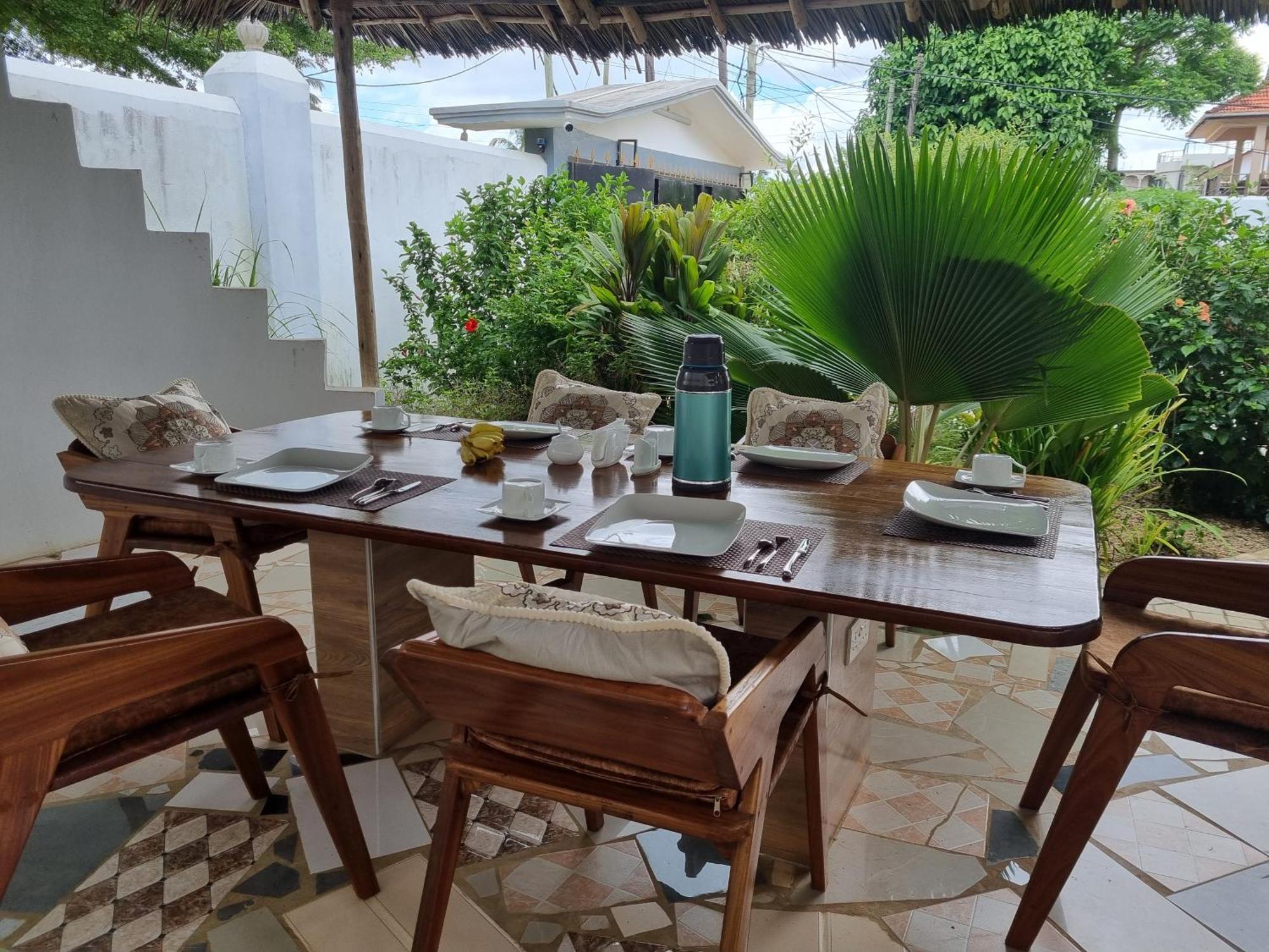 64 Zenj House Luxury Airport B&B Mbweni 外观 照片