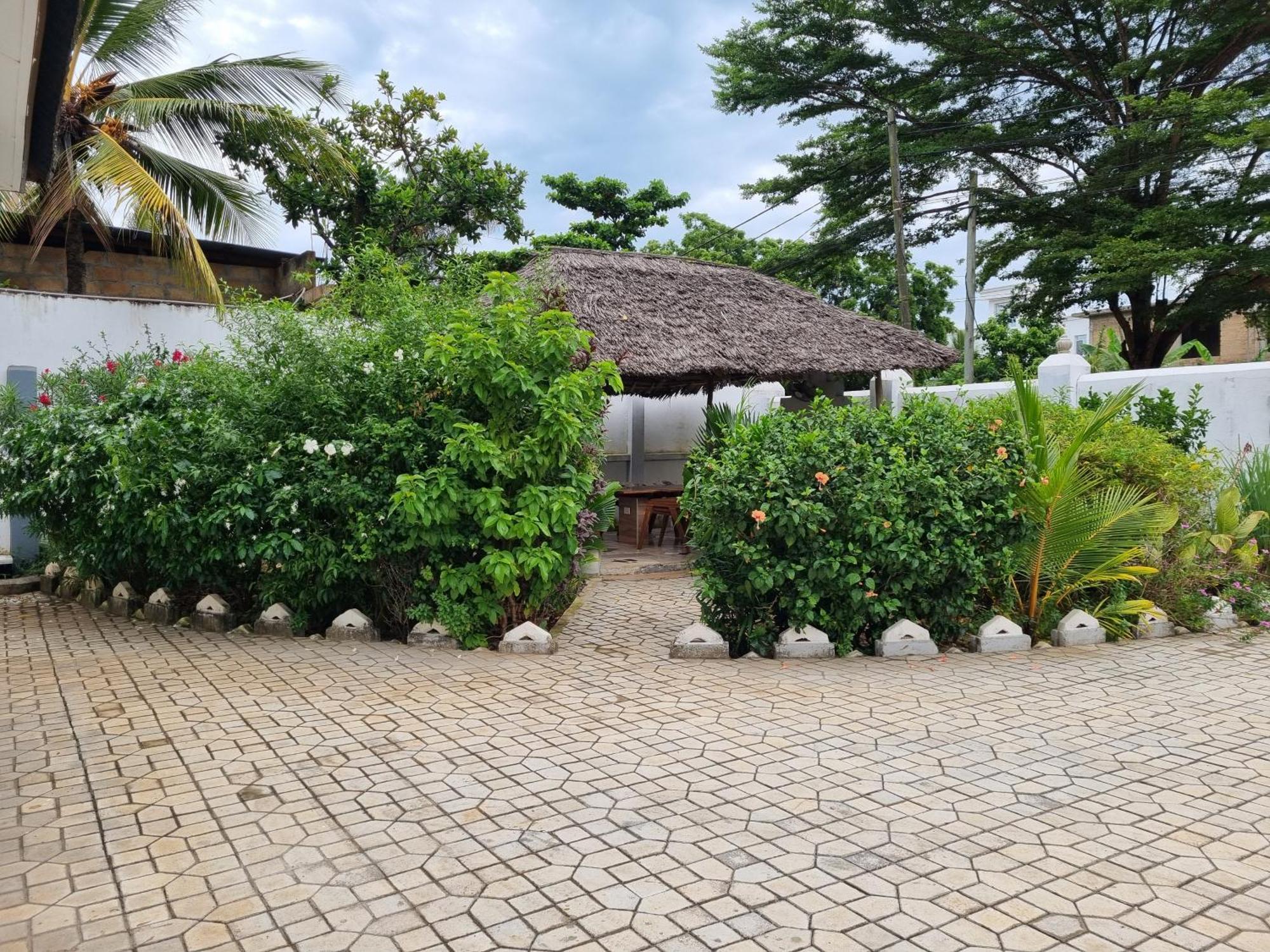 64 Zenj House Luxury Airport B&B Mbweni 外观 照片