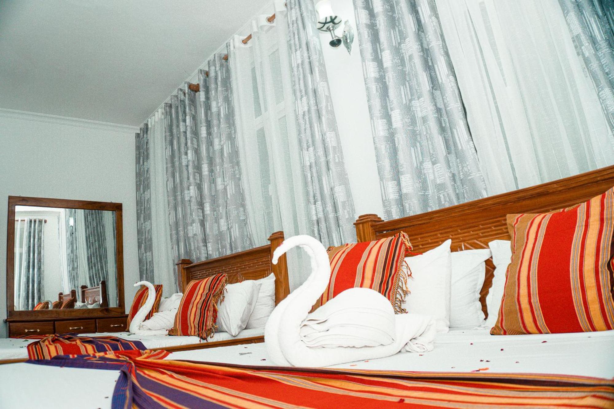 64 Zenj House Luxury Airport B&B Mbweni 外观 照片