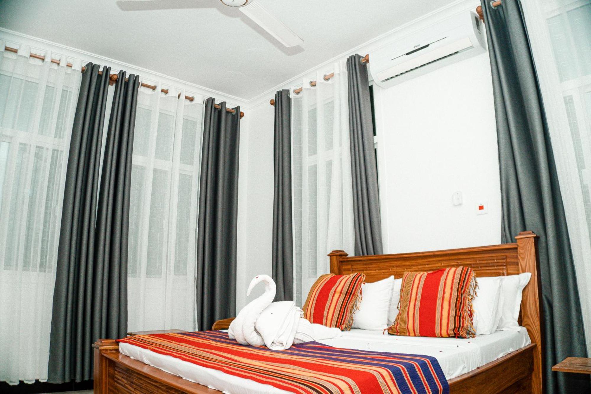 64 Zenj House Luxury Airport B&B Mbweni 外观 照片