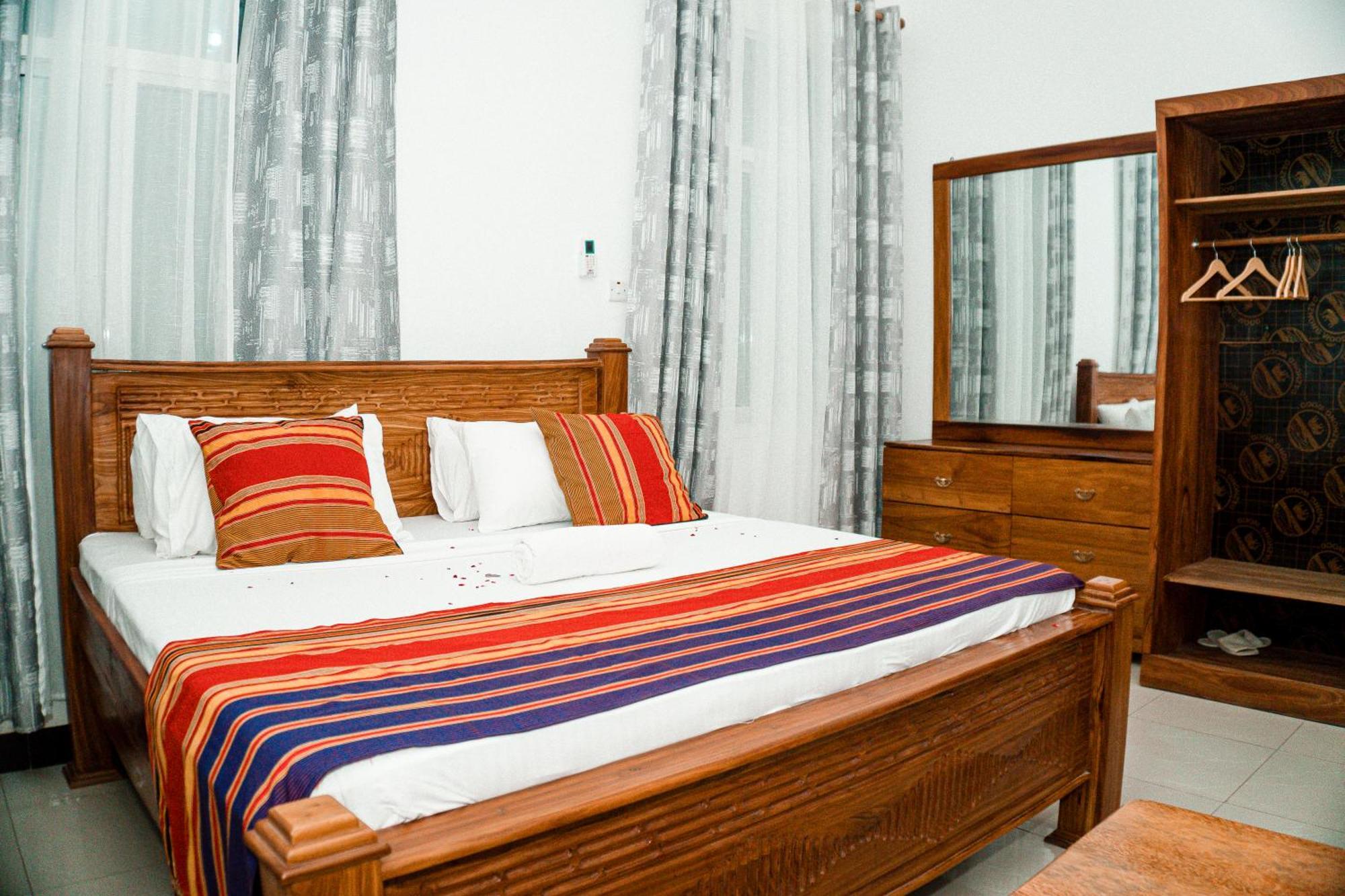64 Zenj House Luxury Airport B&B Mbweni 外观 照片