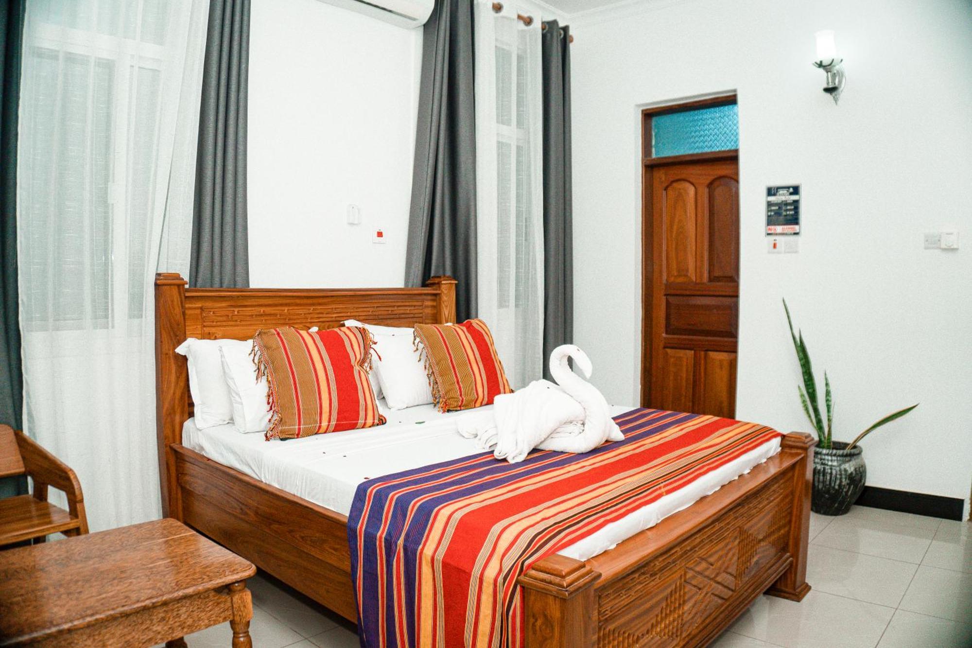 64 Zenj House Luxury Airport B&B Mbweni 外观 照片