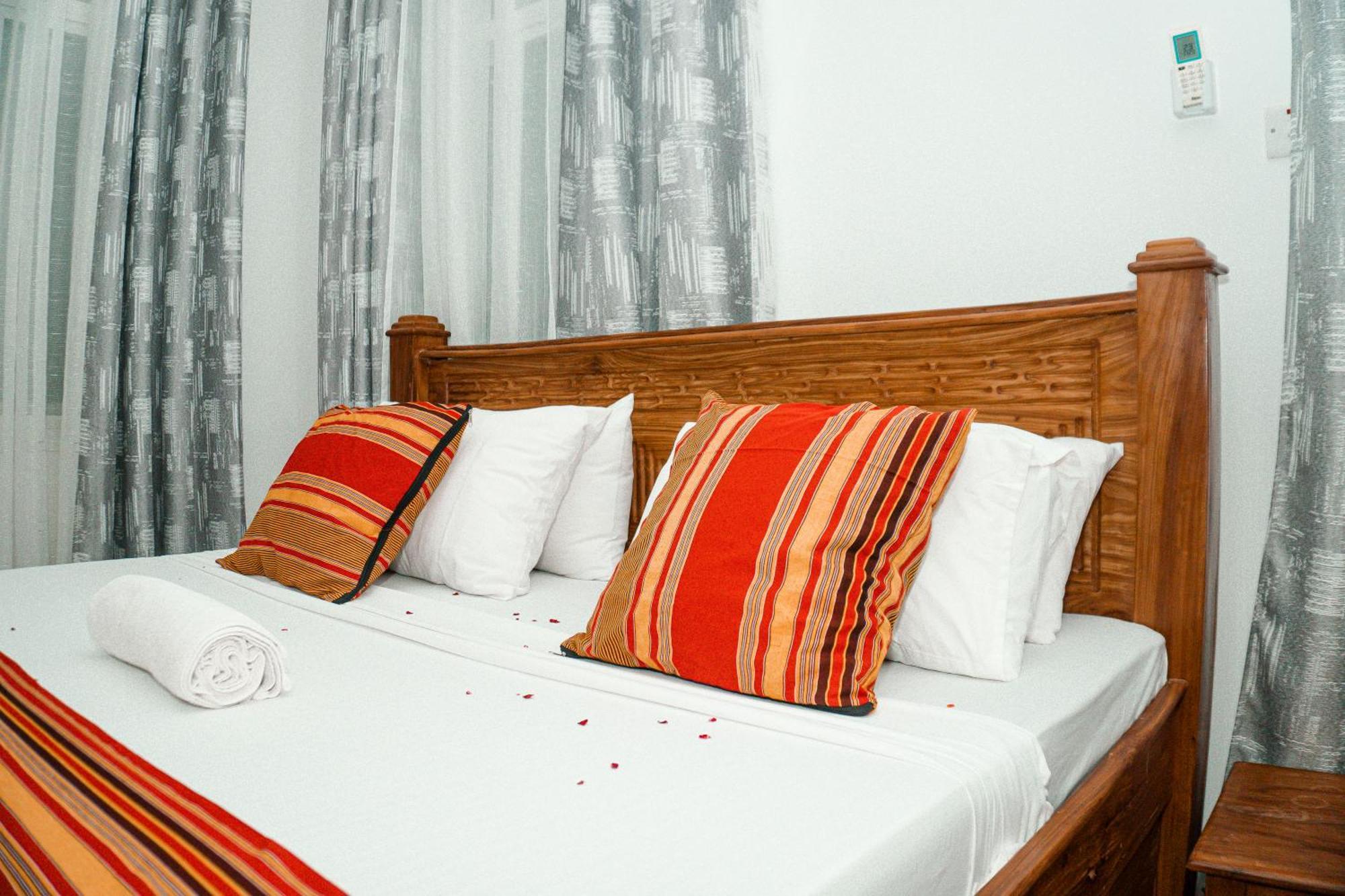 64 Zenj House Luxury Airport B&B Mbweni 外观 照片