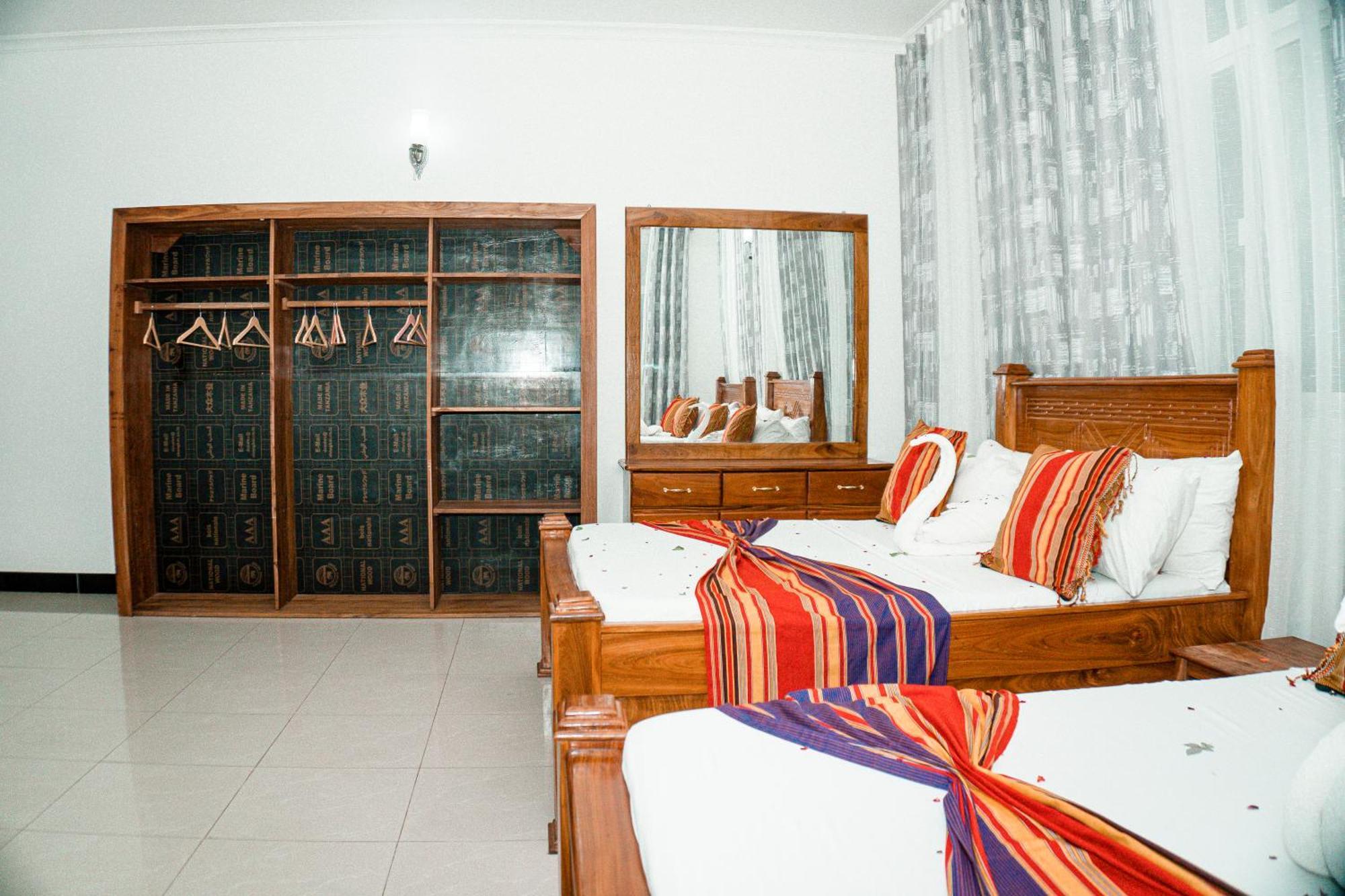 64 Zenj House Luxury Airport B&B Mbweni 外观 照片