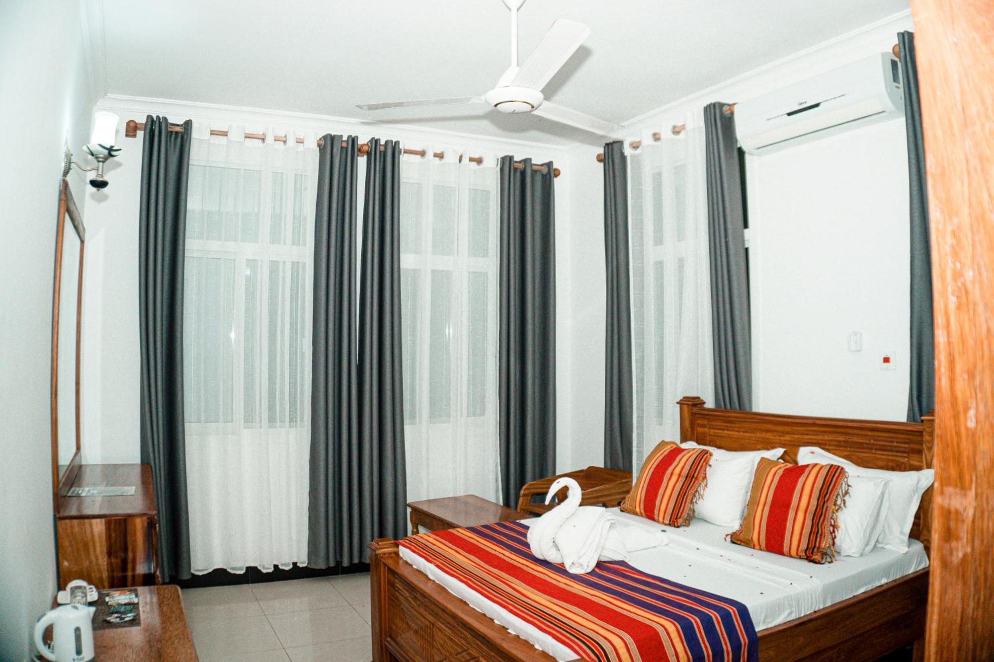 64 Zenj House Luxury Airport B&B Mbweni 外观 照片