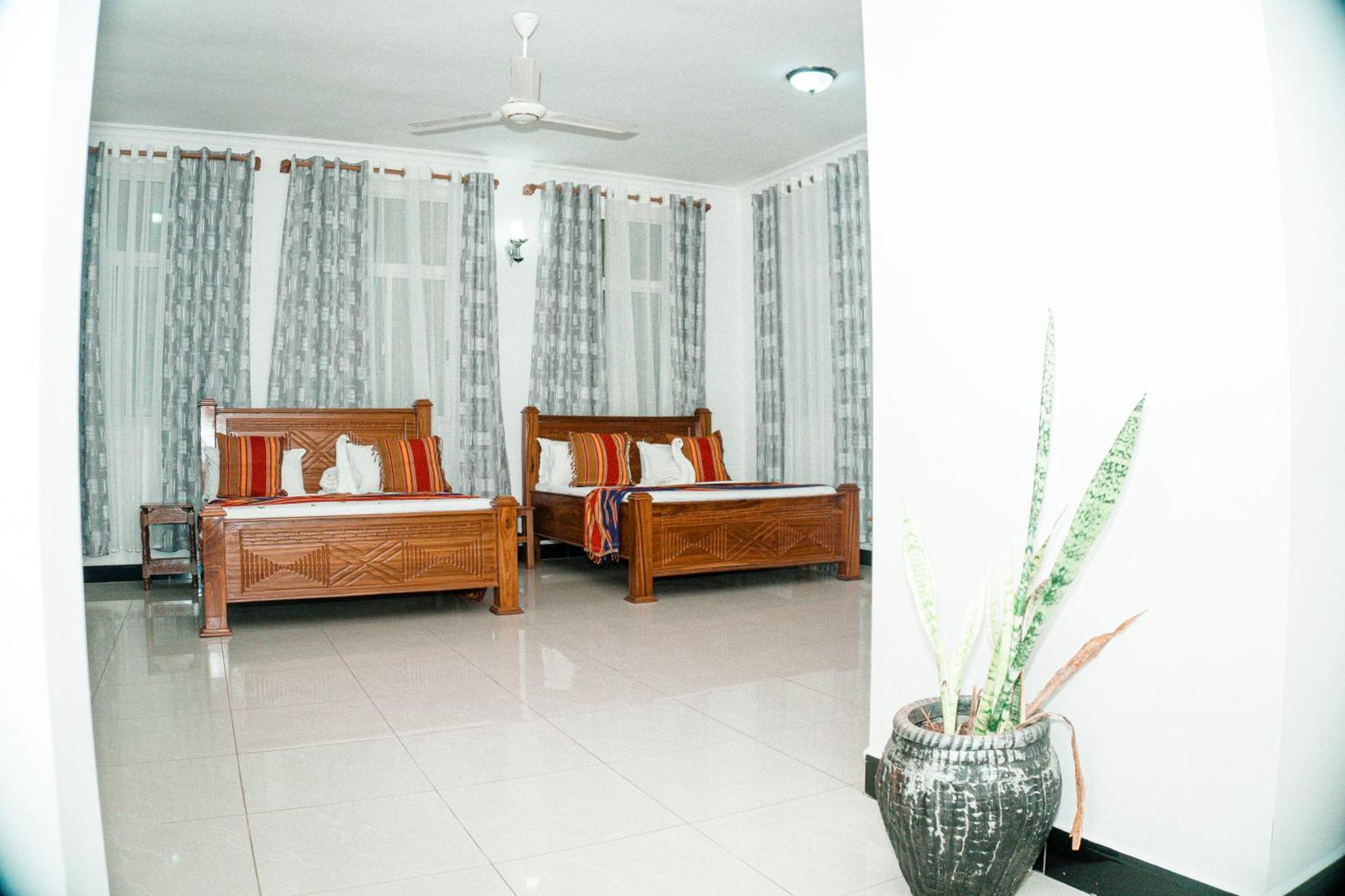 64 Zenj House Luxury Airport B&B Mbweni 外观 照片